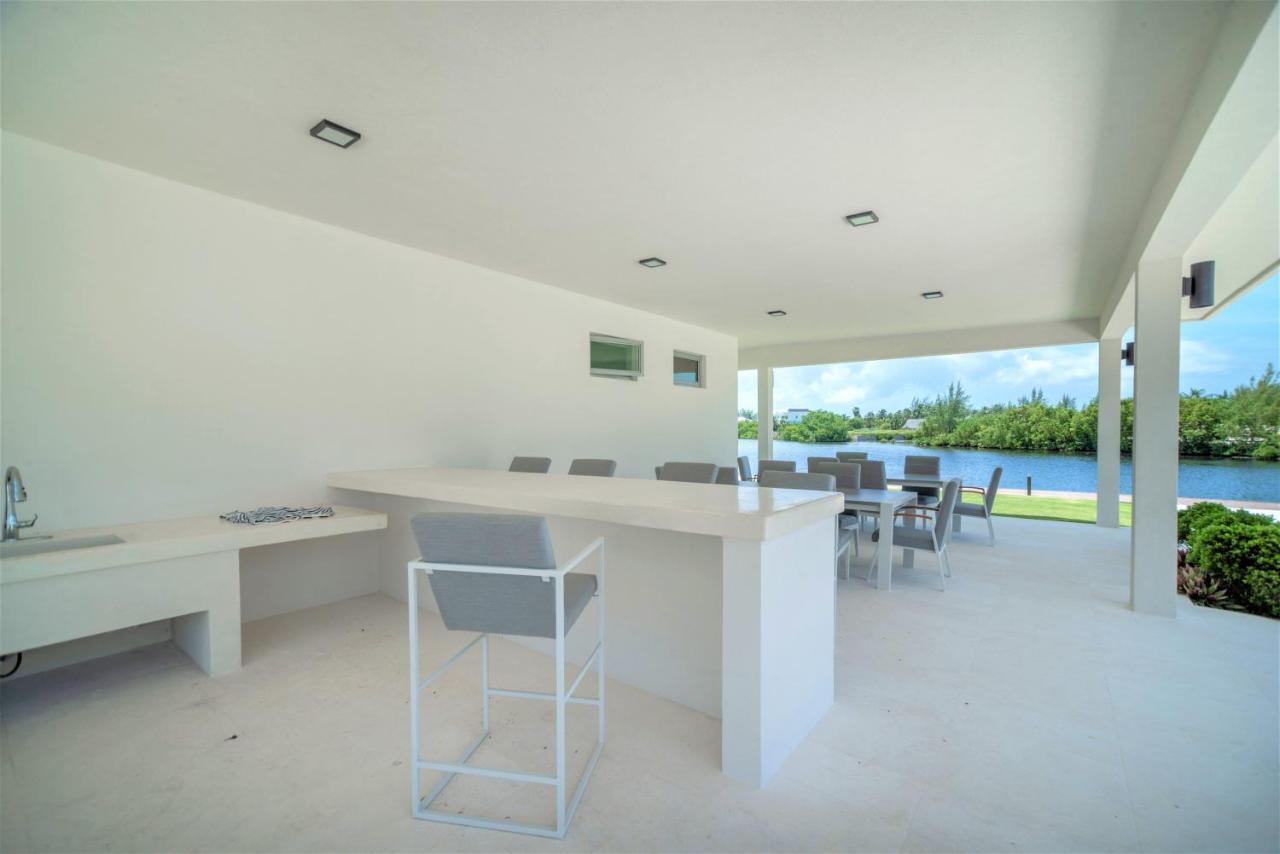 Cayman Luxury Rentals At One Canal Point George Town Bagian luar foto