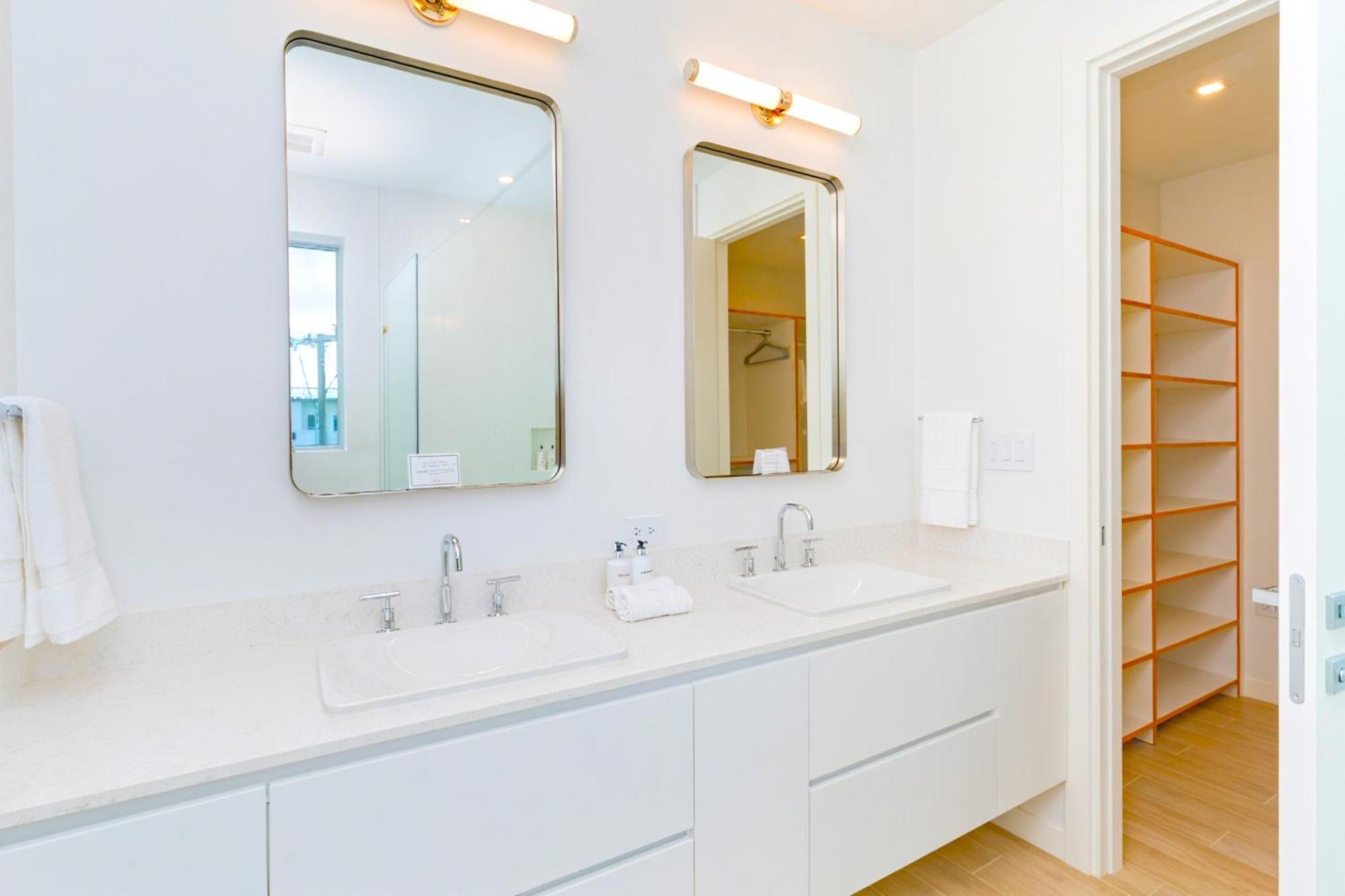 Cayman Luxury Rentals At One Canal Point George Town Bagian luar foto